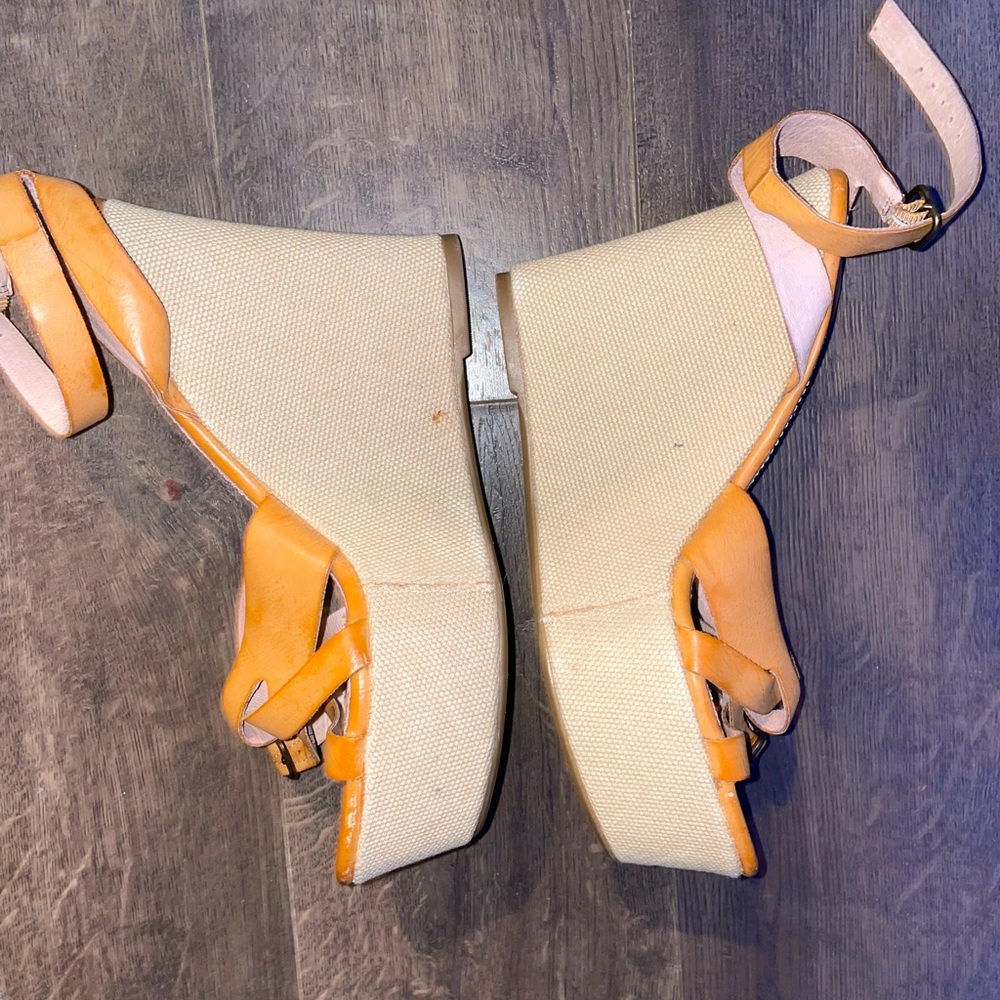 These are used Steve Madden wedges, size 8.5 in Women’s, and they are tan. - Picture 4 of 4